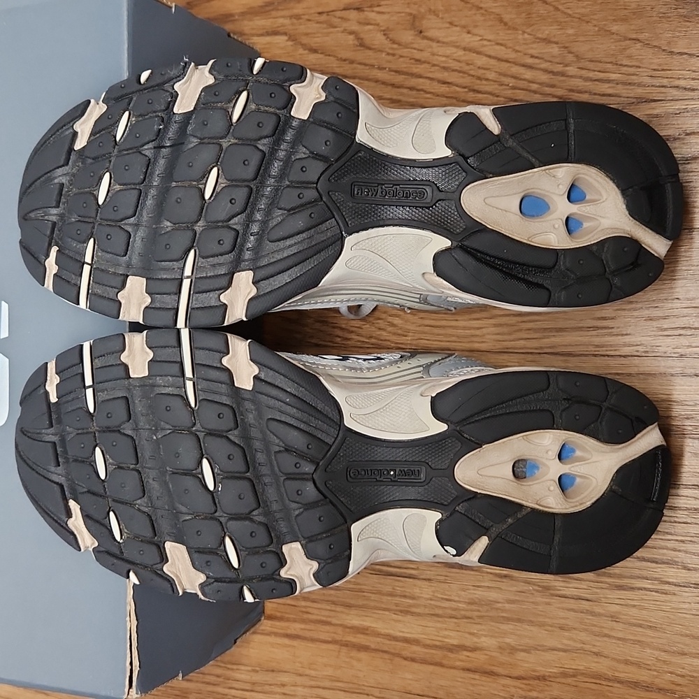 New Balance Kids' Silver and Blue Sneakers - Picture 10 of 10